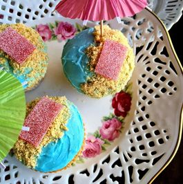 beach cupcake